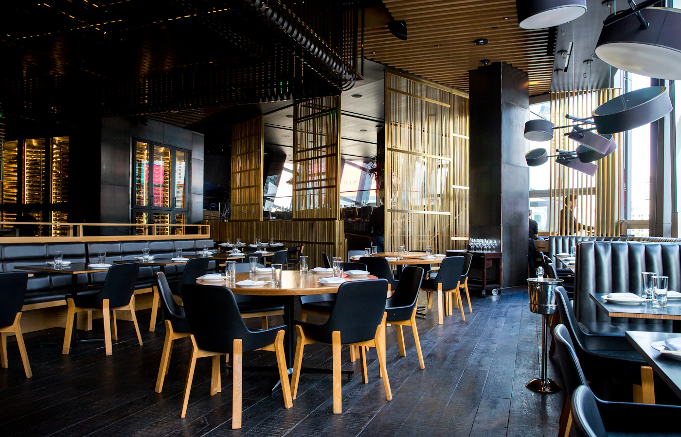 Restaurants & Cafes
